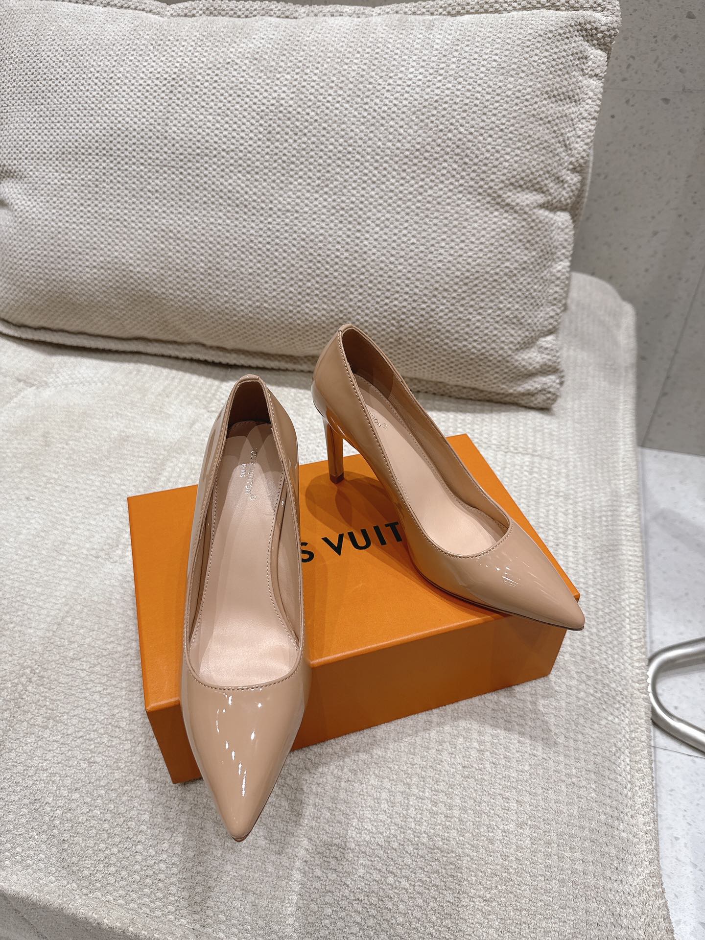 Women's high heels